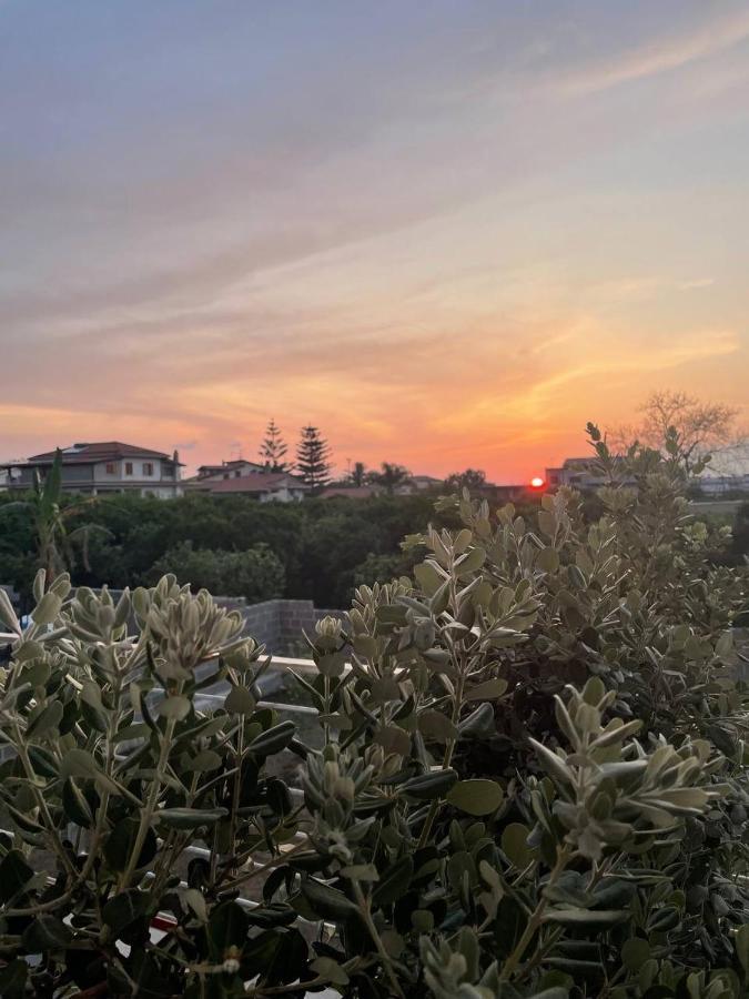 La Brisa Aparthotel Capo d'Orlando Bagian luar foto