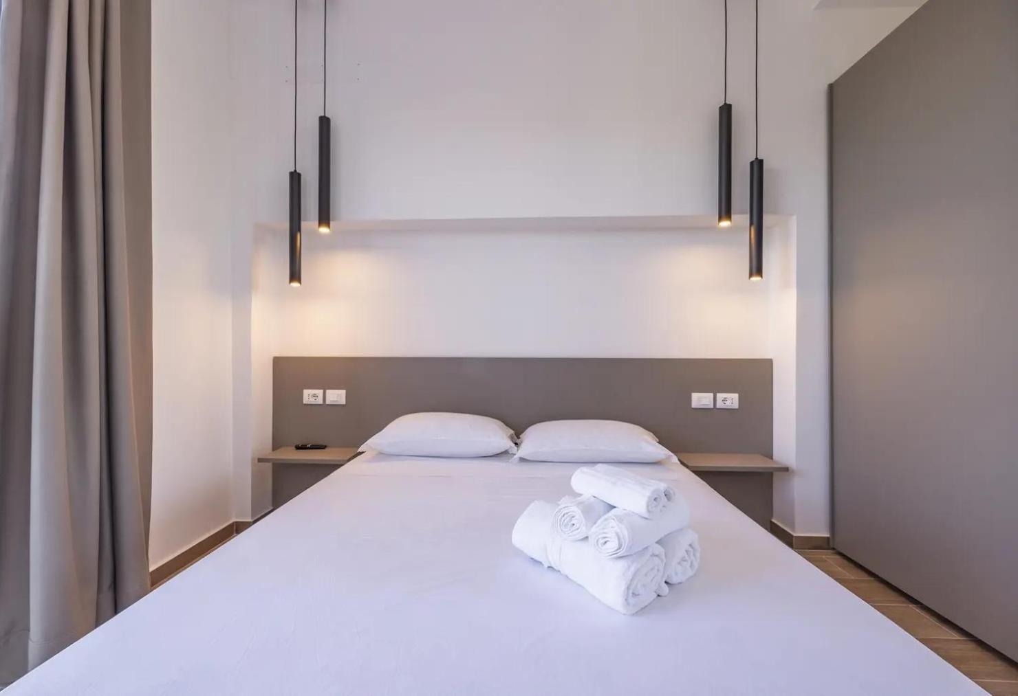 La Brisa Aparthotel Capo d'Orlando Bagian luar foto