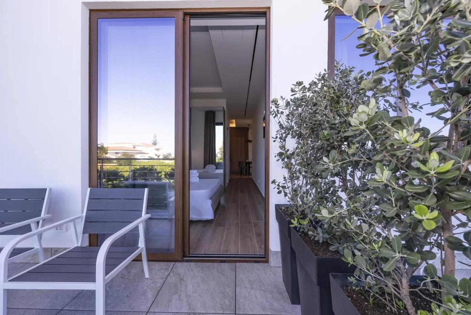 La Brisa Aparthotel Capo d'Orlando Bagian luar foto