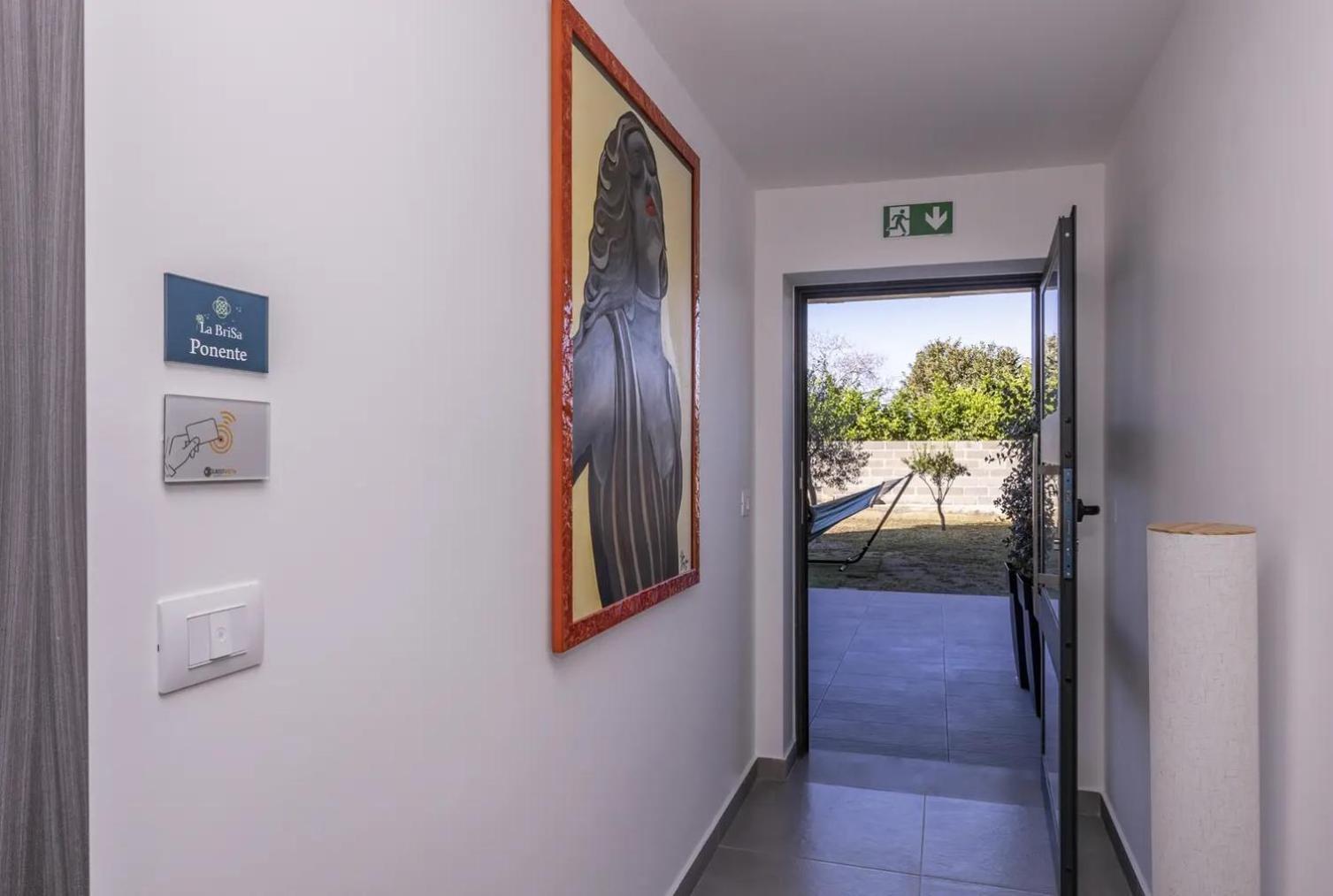 La Brisa Aparthotel Capo d'Orlando Bagian luar foto